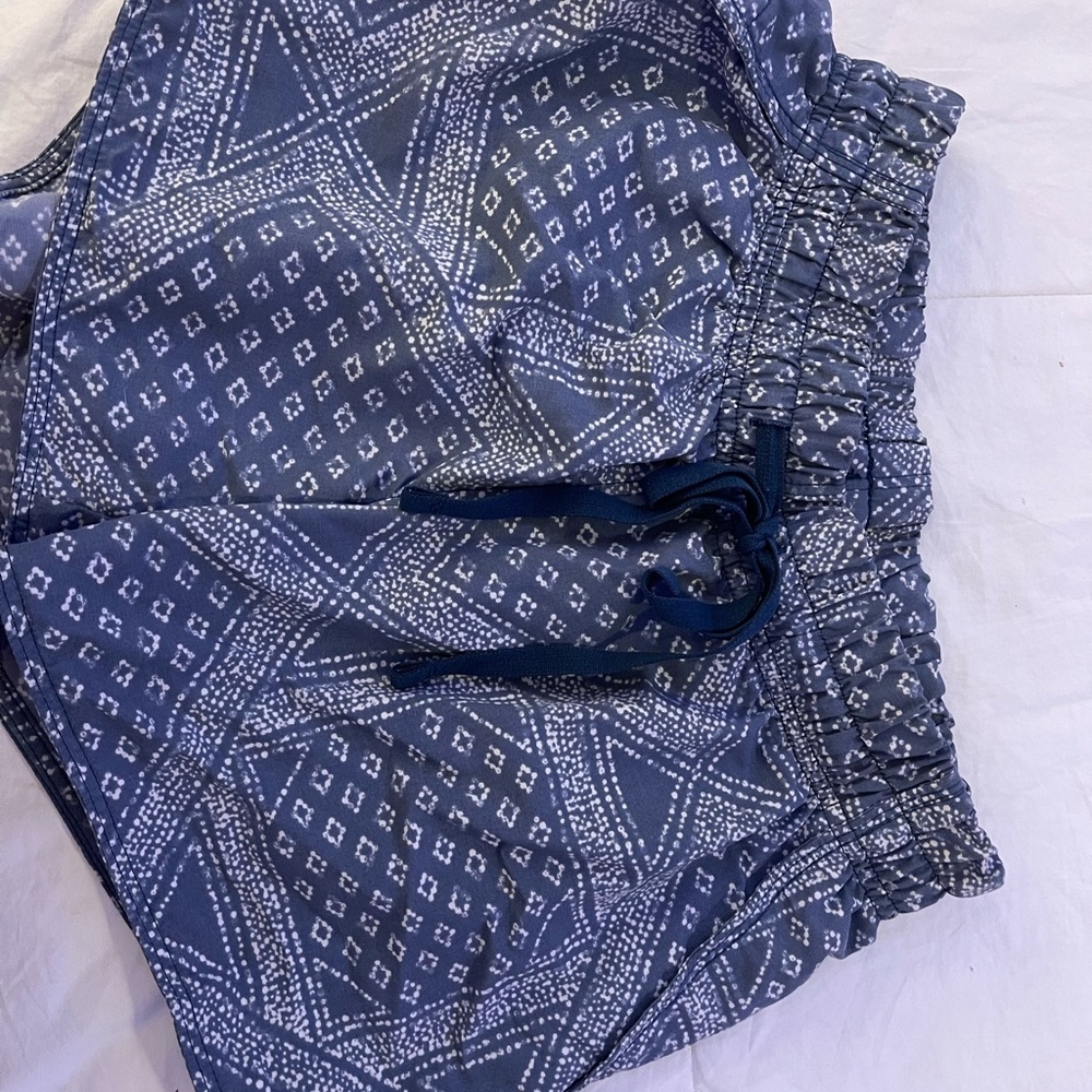 North Face girls shorts size XS - fits like a size 2